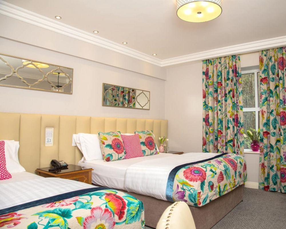 Cork's Vienna Woods Hotel & Villas Exteriör bild