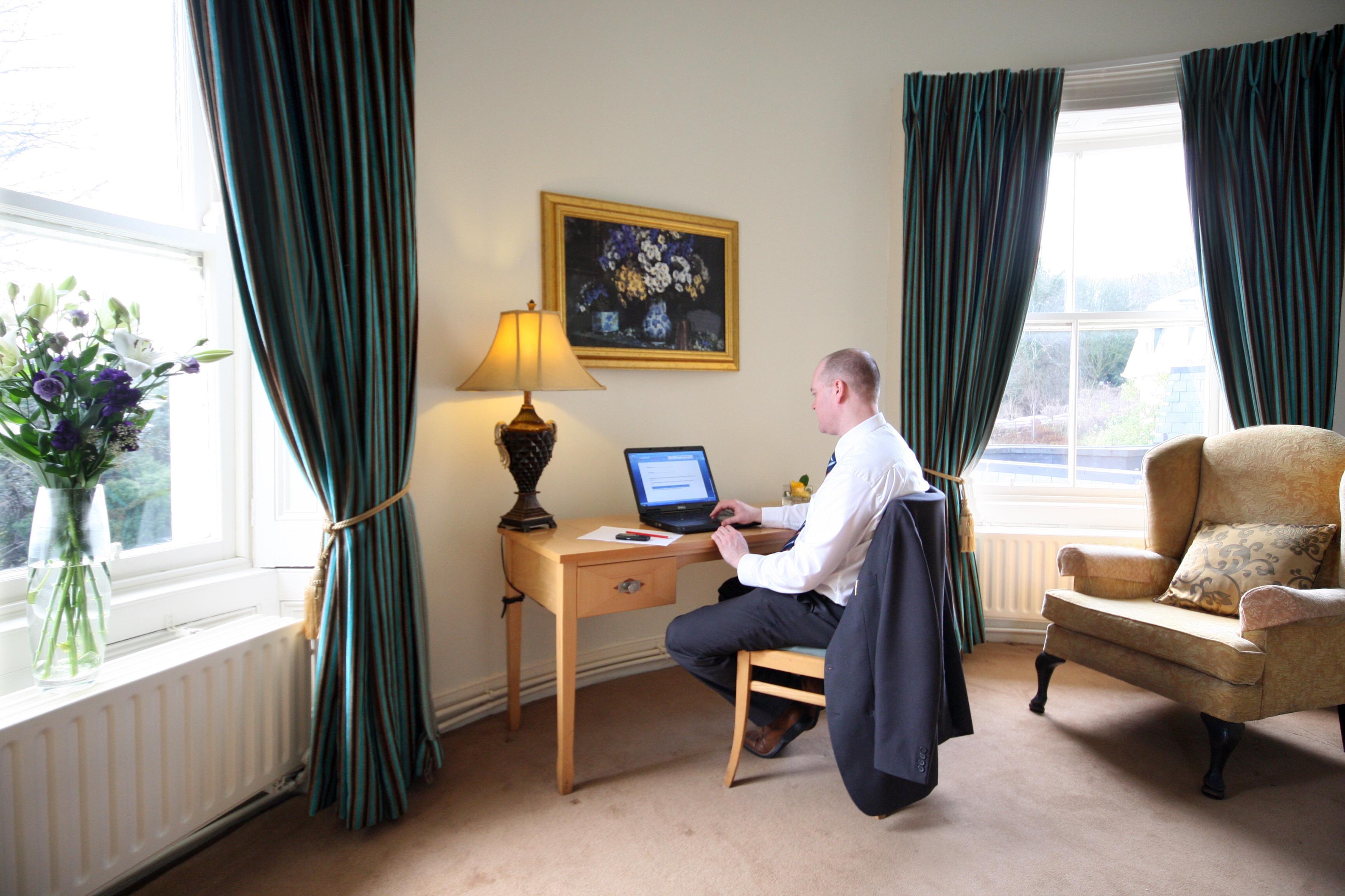 Cork's Vienna Woods Hotel & Villas Exteriör bild