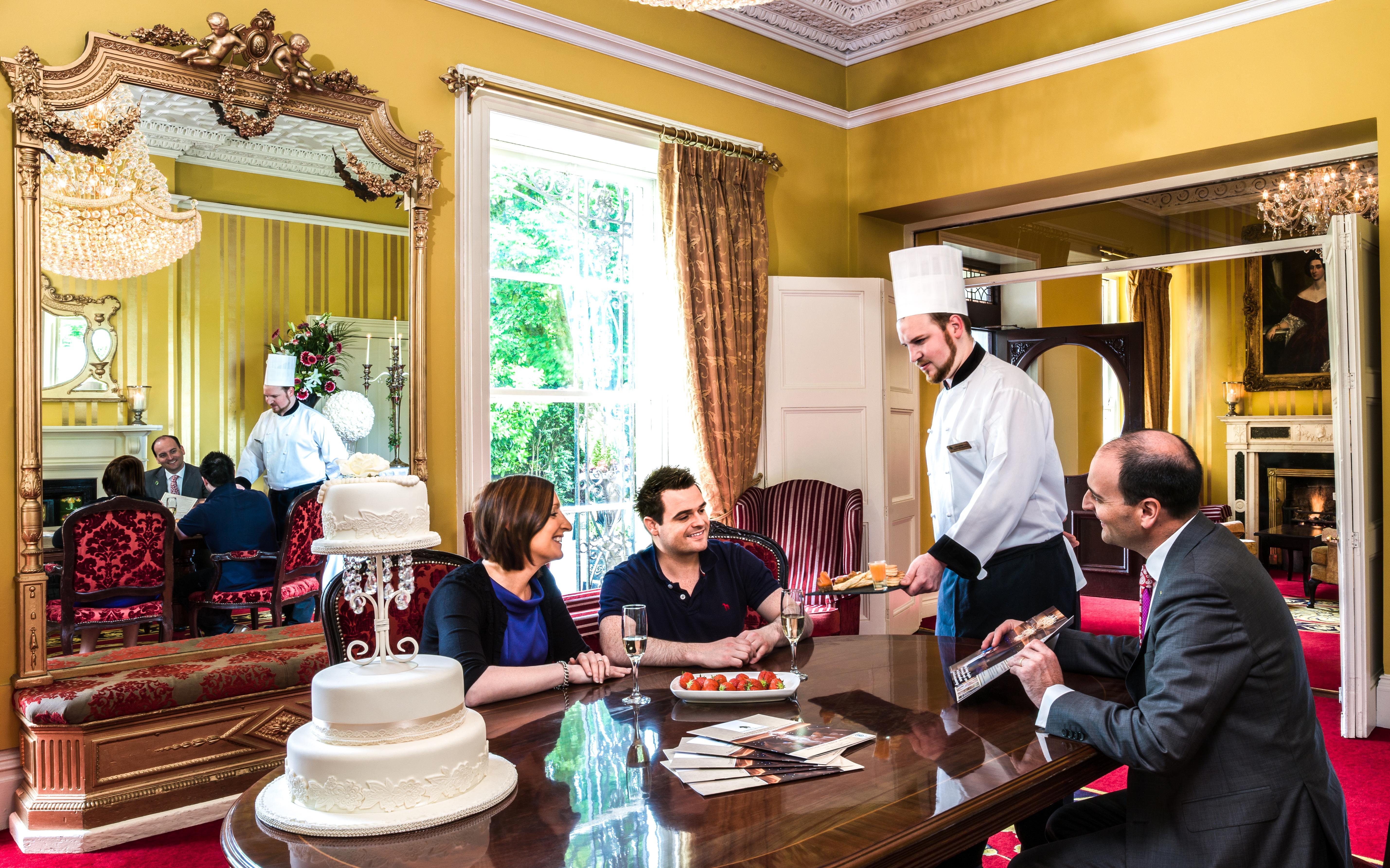 Cork's Vienna Woods Hotel & Villas Exteriör bild