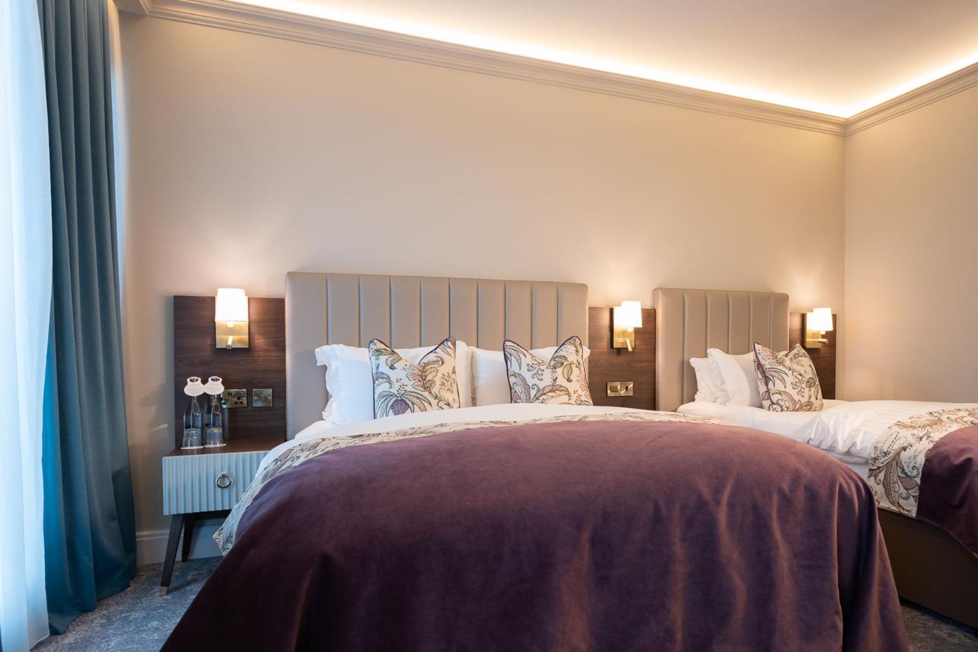 Cork's Vienna Woods Hotel & Villas Exteriör bild