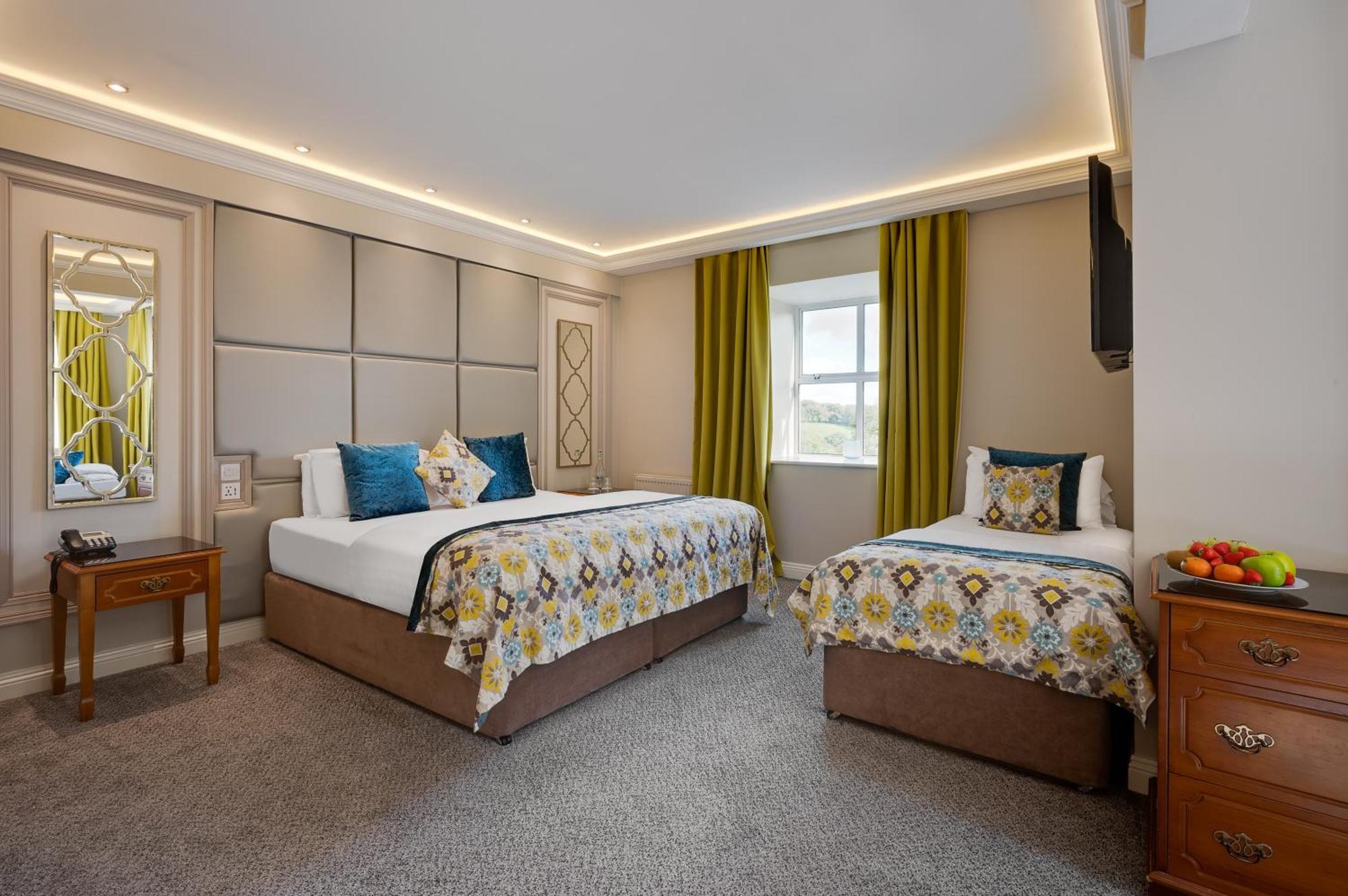 Cork's Vienna Woods Hotel & Villas Exteriör bild