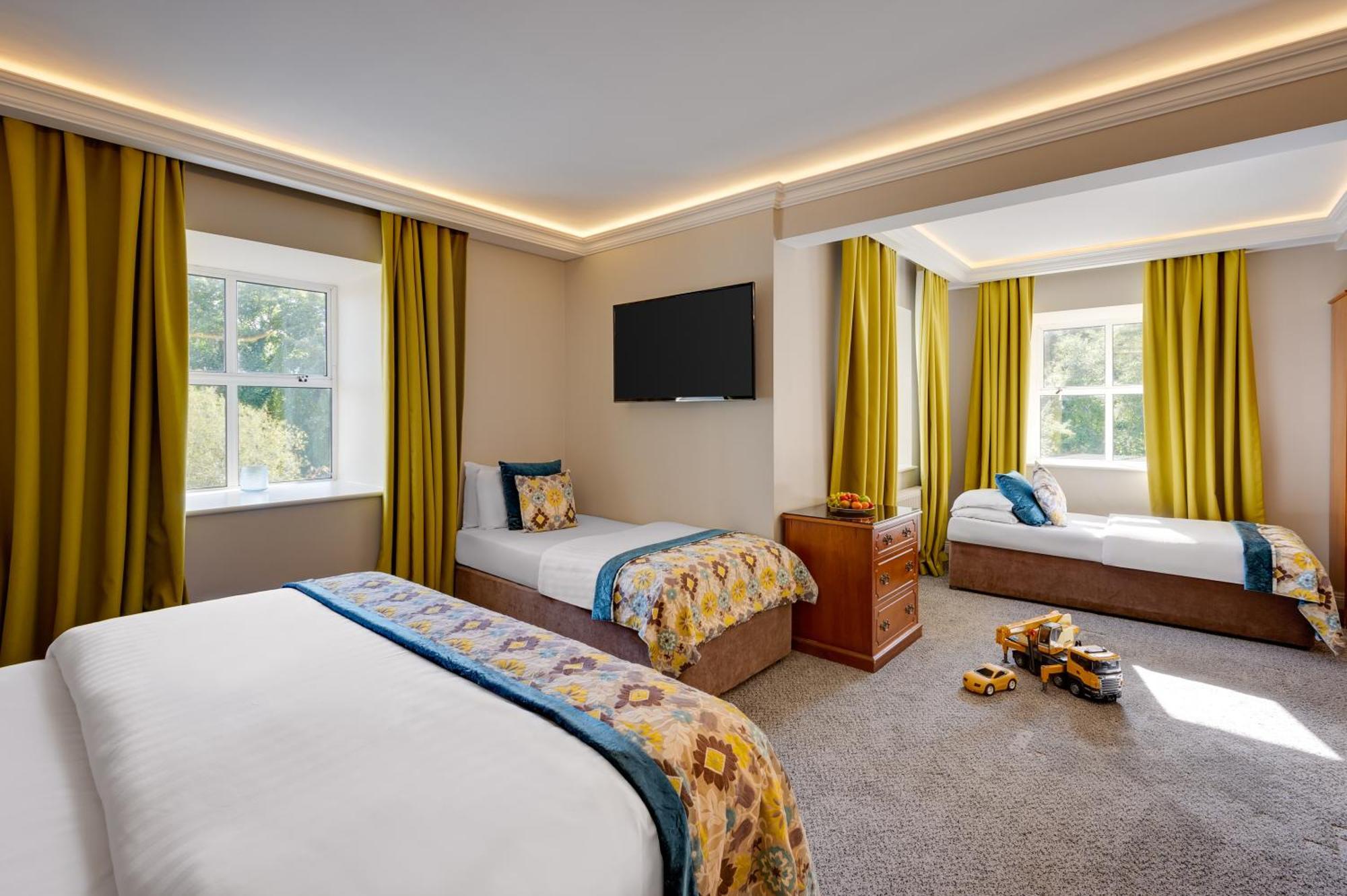 Cork's Vienna Woods Hotel & Villas Exteriör bild
