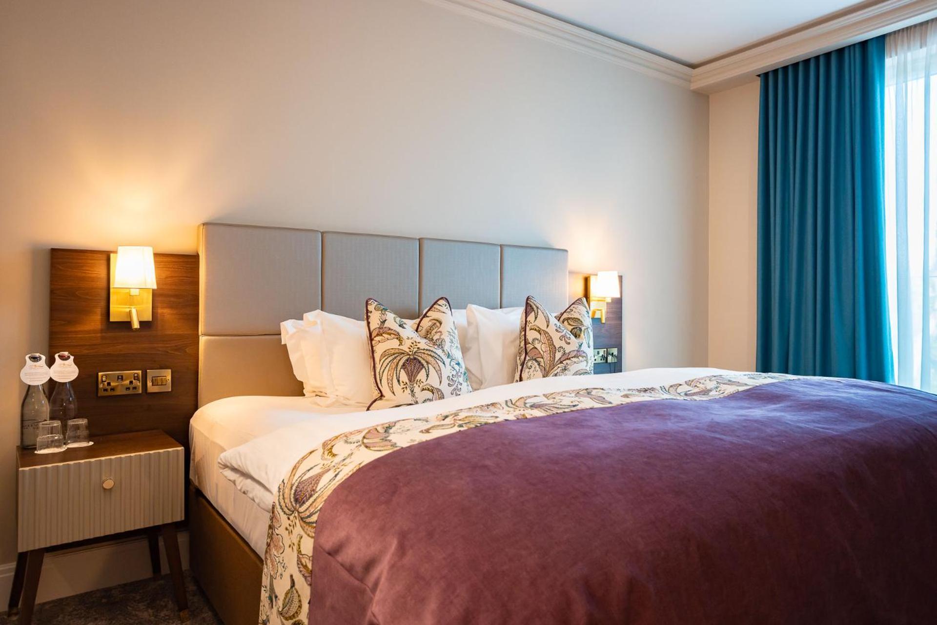 Cork's Vienna Woods Hotel & Villas Exteriör bild