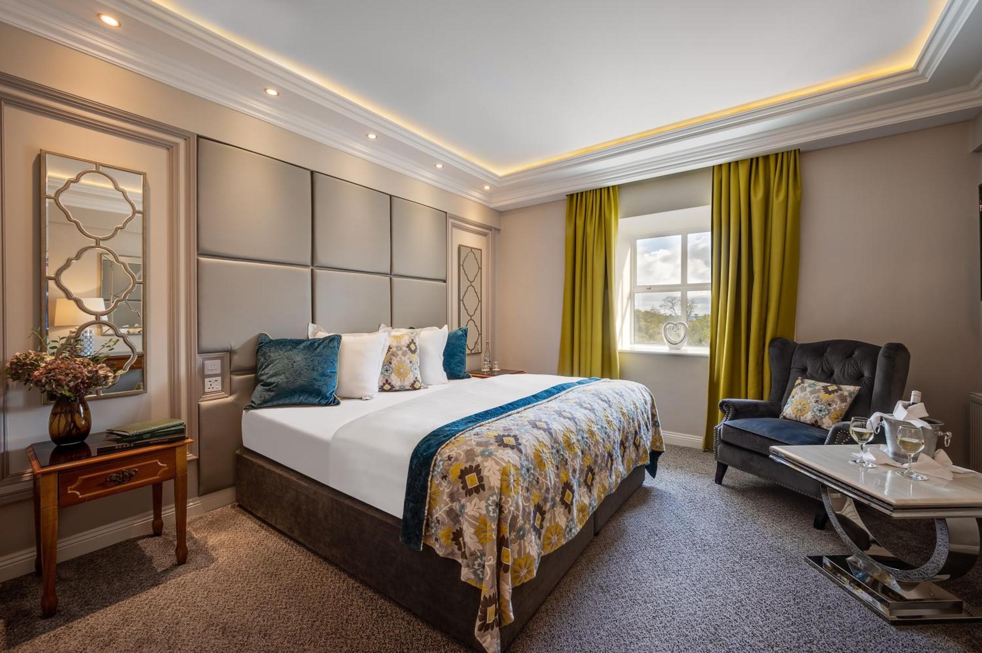 Cork's Vienna Woods Hotel & Villas Exteriör bild