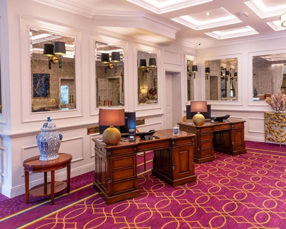 Cork's Vienna Woods Hotel & Villas Exteriör bild