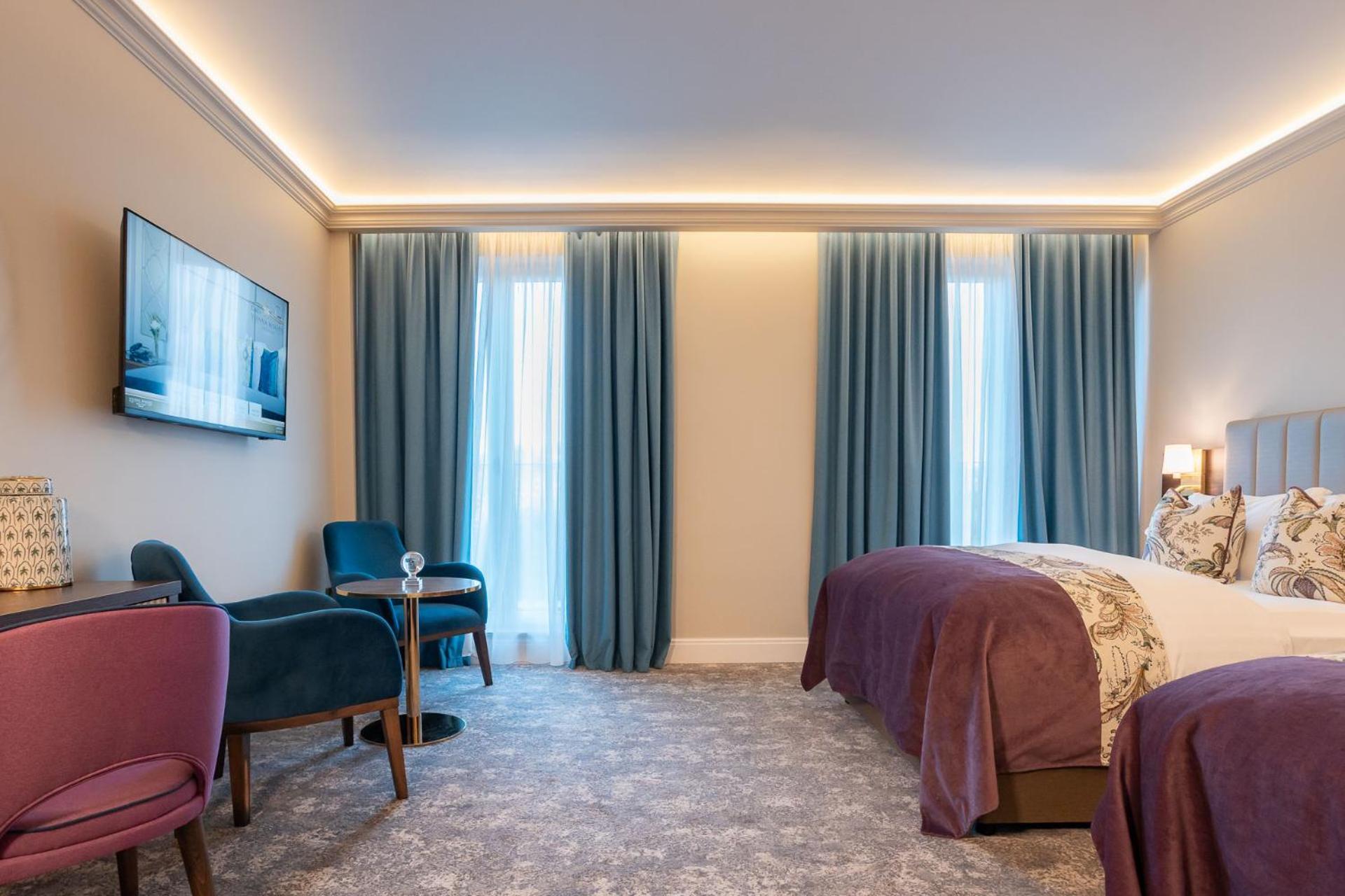 Cork's Vienna Woods Hotel & Villas Exteriör bild