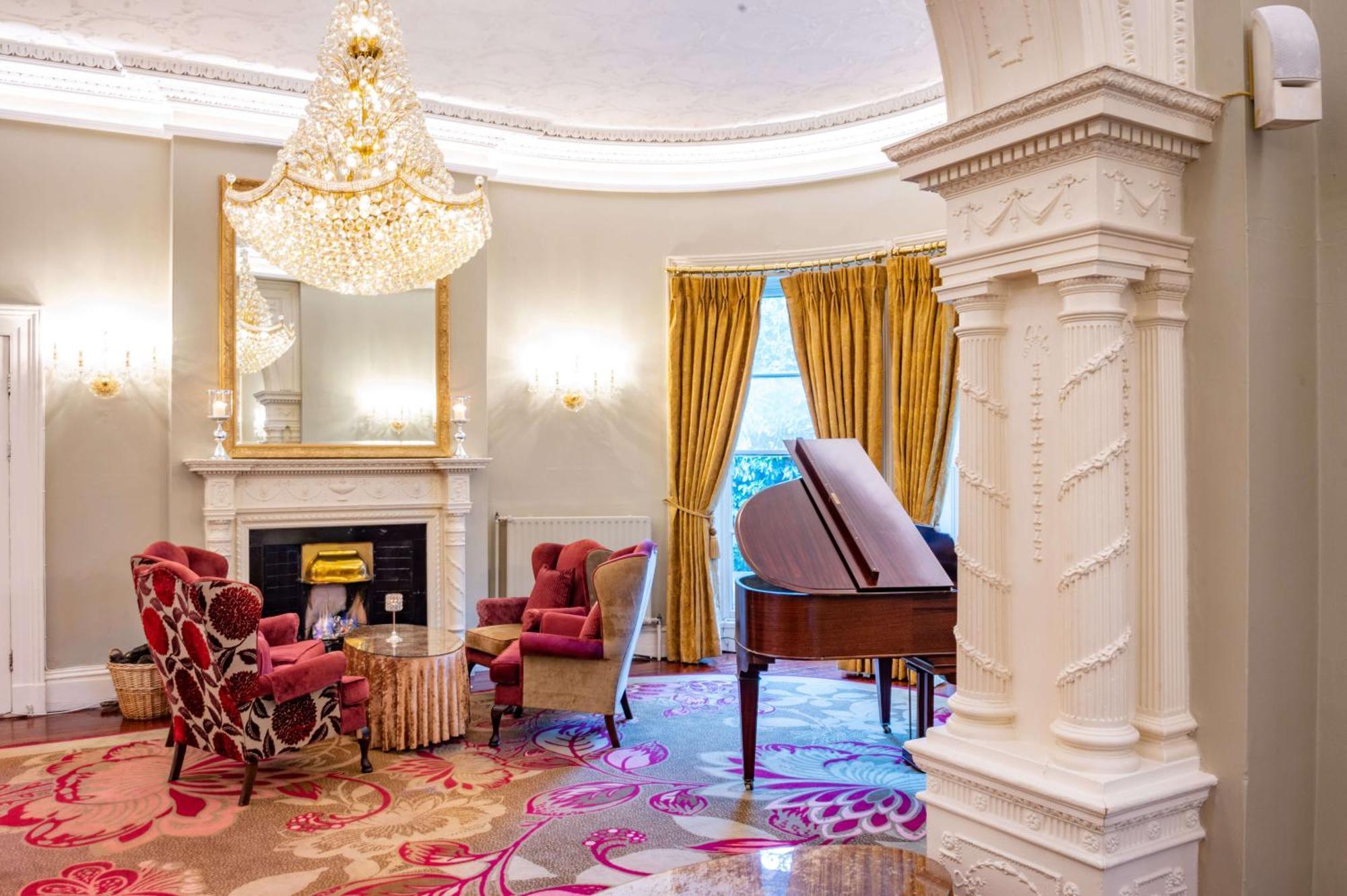 Cork's Vienna Woods Hotel & Villas Exteriör bild